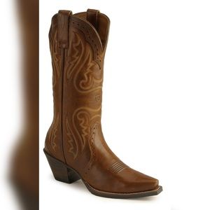 Women’s Ariat snip toe western boots